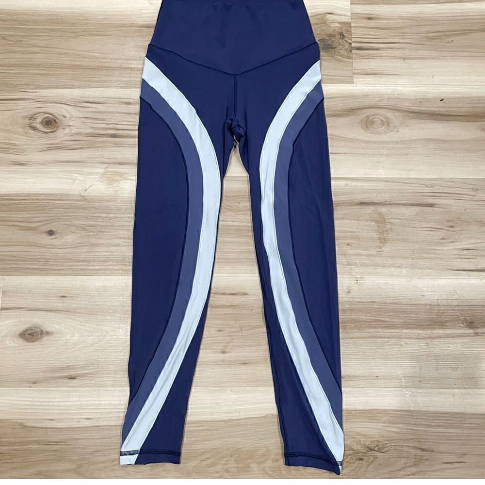 Aerie Chill Play Move Blue and White Leggings Women’s Small